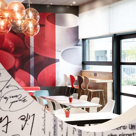 Hotel Ibis Rennes Centre Gare Sud Bagian luar foto