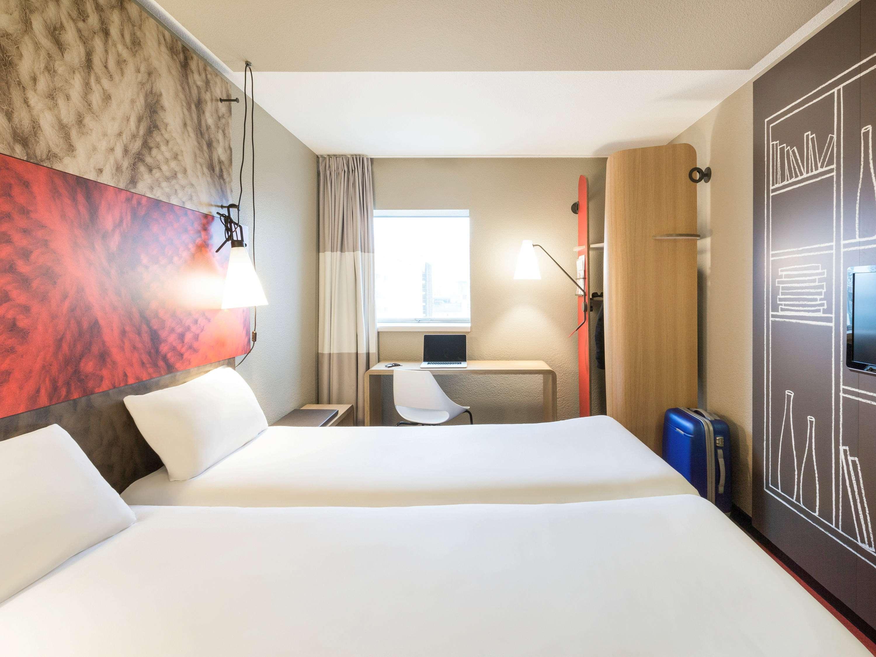 Hotel Ibis Rennes Centre Gare Sud Bagian luar foto
