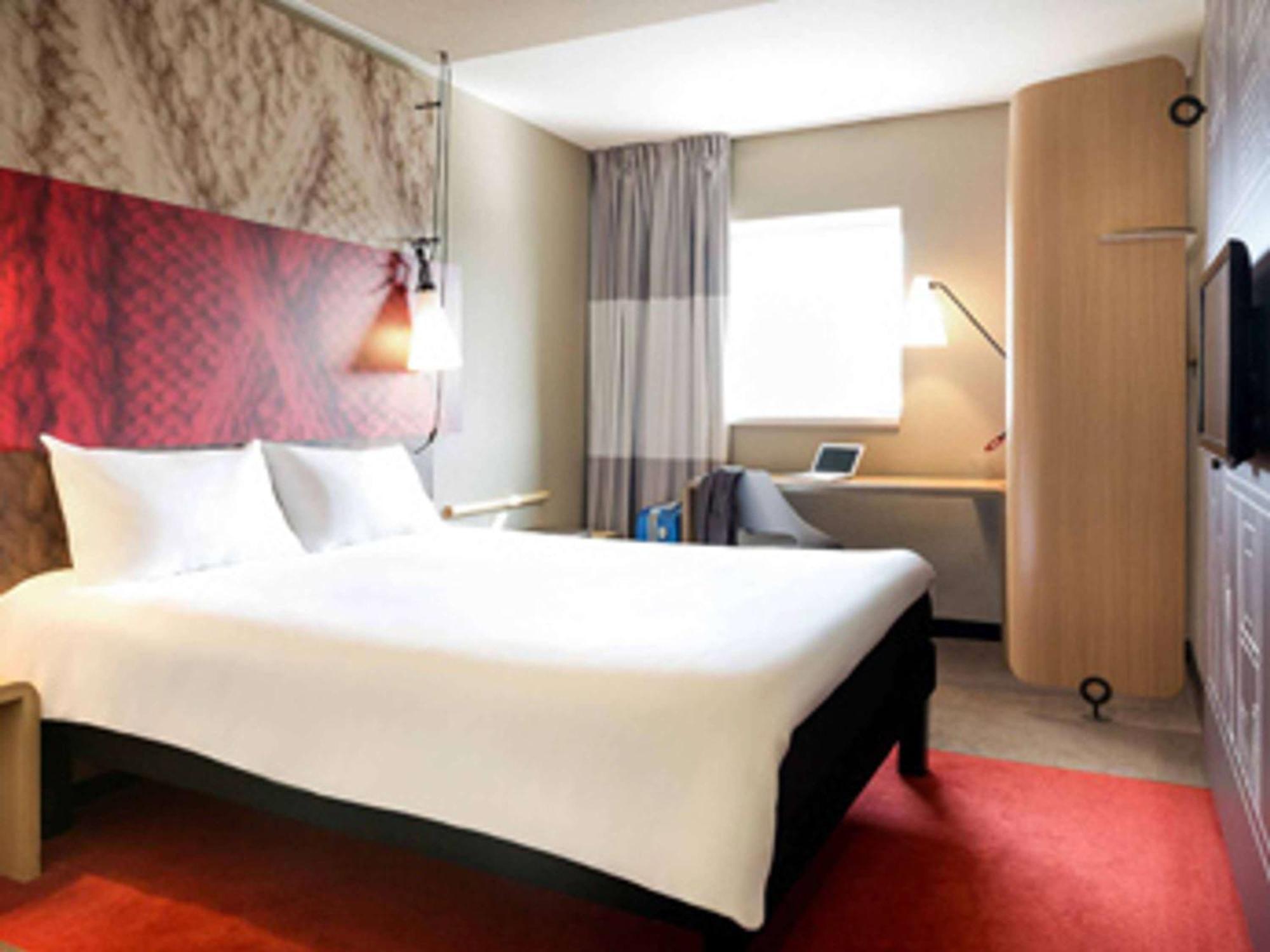 Hotel Ibis Rennes Centre Gare Sud Bagian luar foto