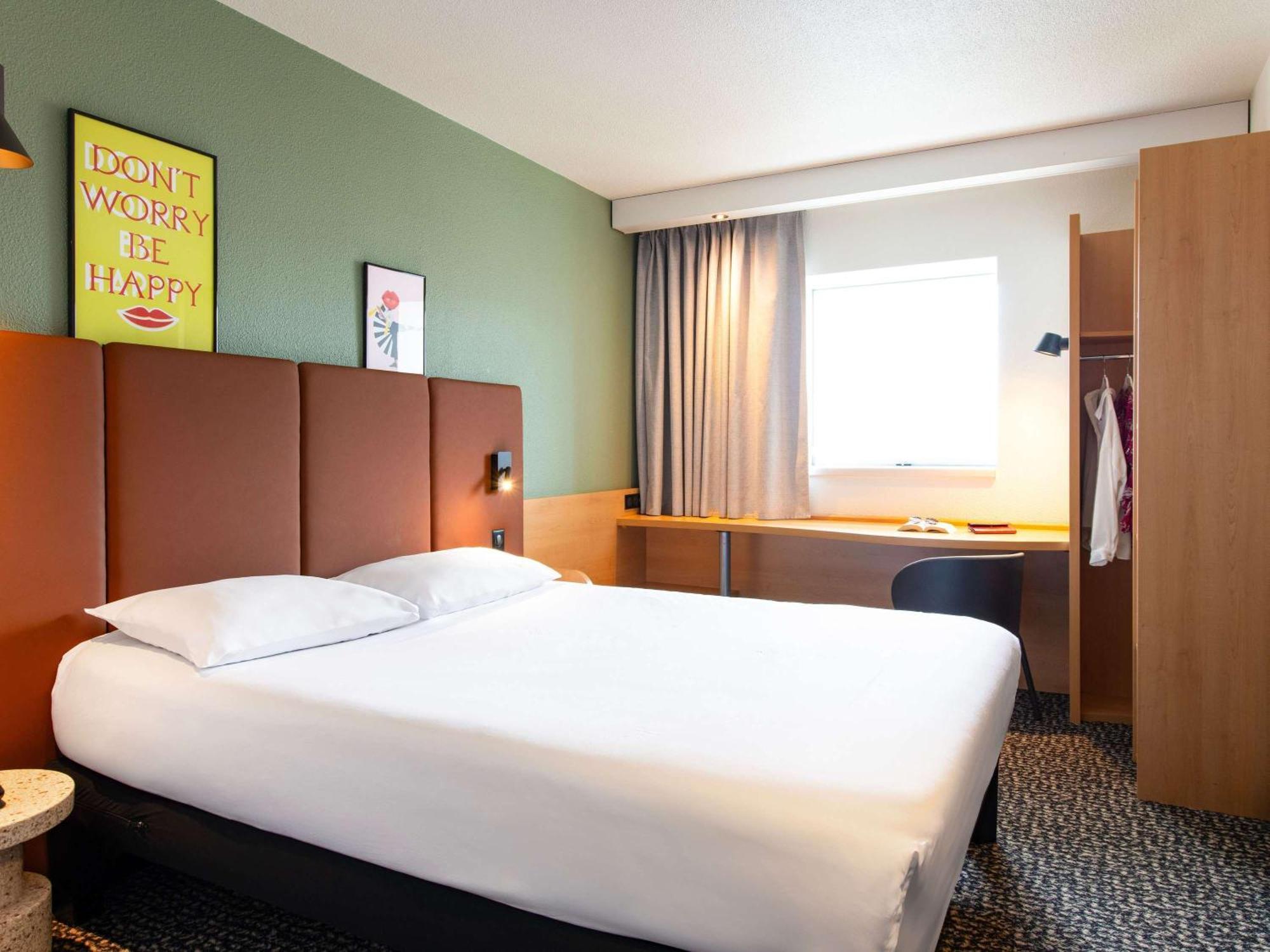 Hotel Ibis Rennes Centre Gare Sud Bagian luar foto