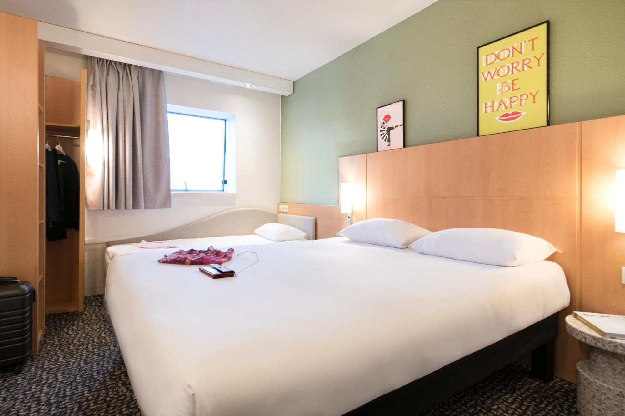 Hotel Ibis Rennes Centre Gare Sud Bagian luar foto