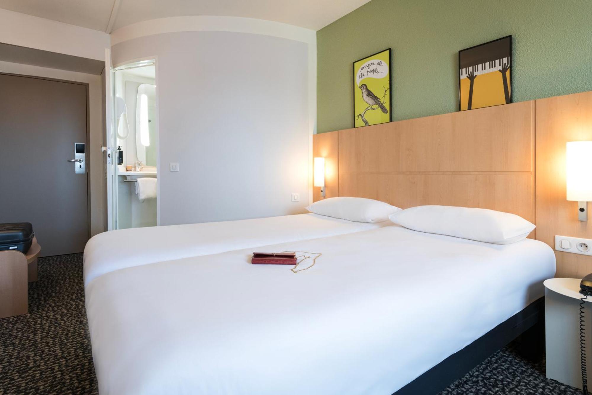 Hotel Ibis Rennes Centre Gare Sud Bagian luar foto