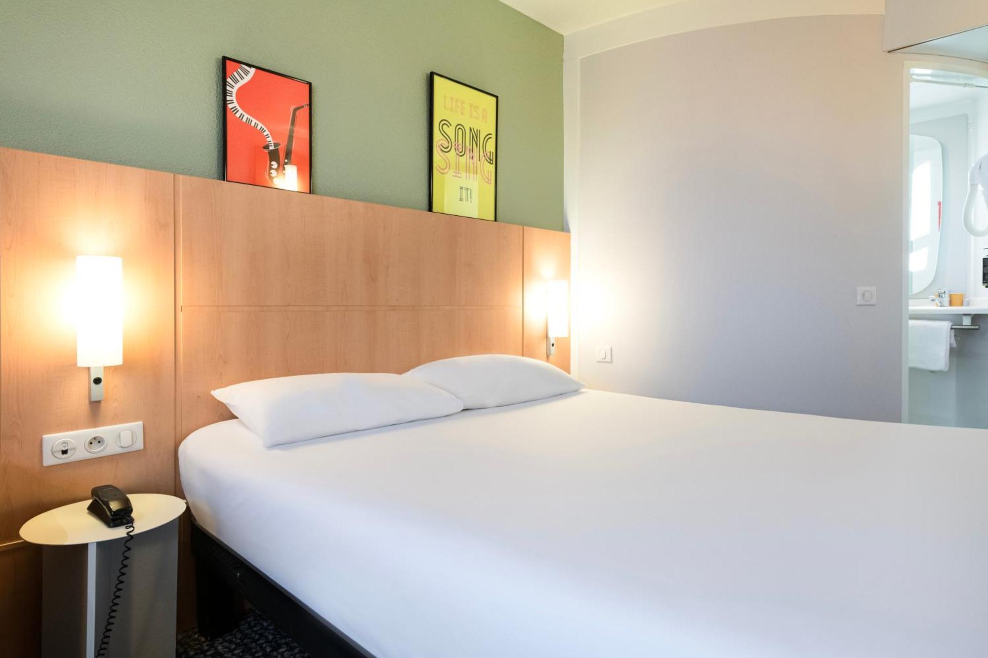 Hotel Ibis Rennes Centre Gare Sud Bagian luar foto
