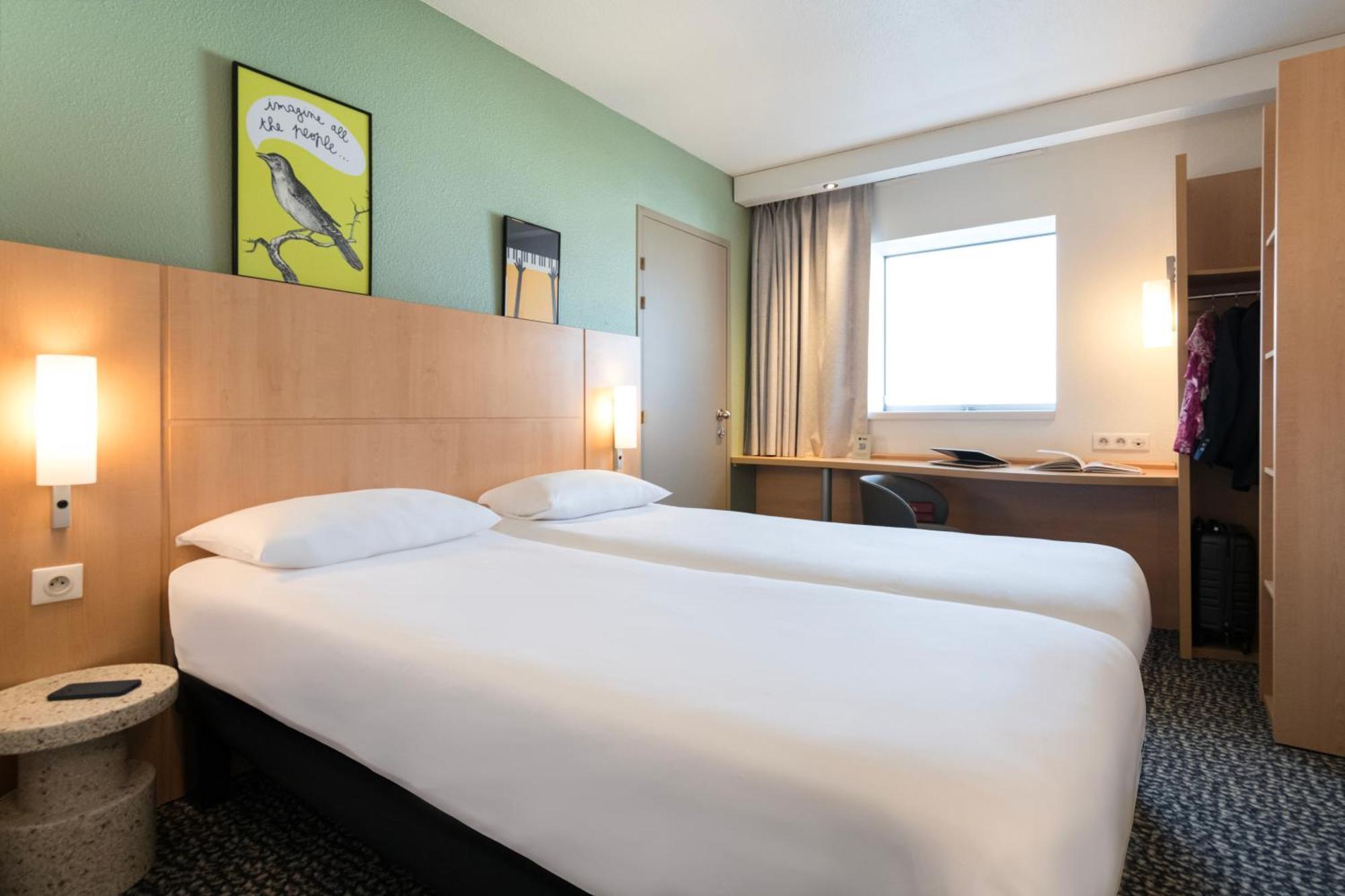 Hotel Ibis Rennes Centre Gare Sud Bagian luar foto