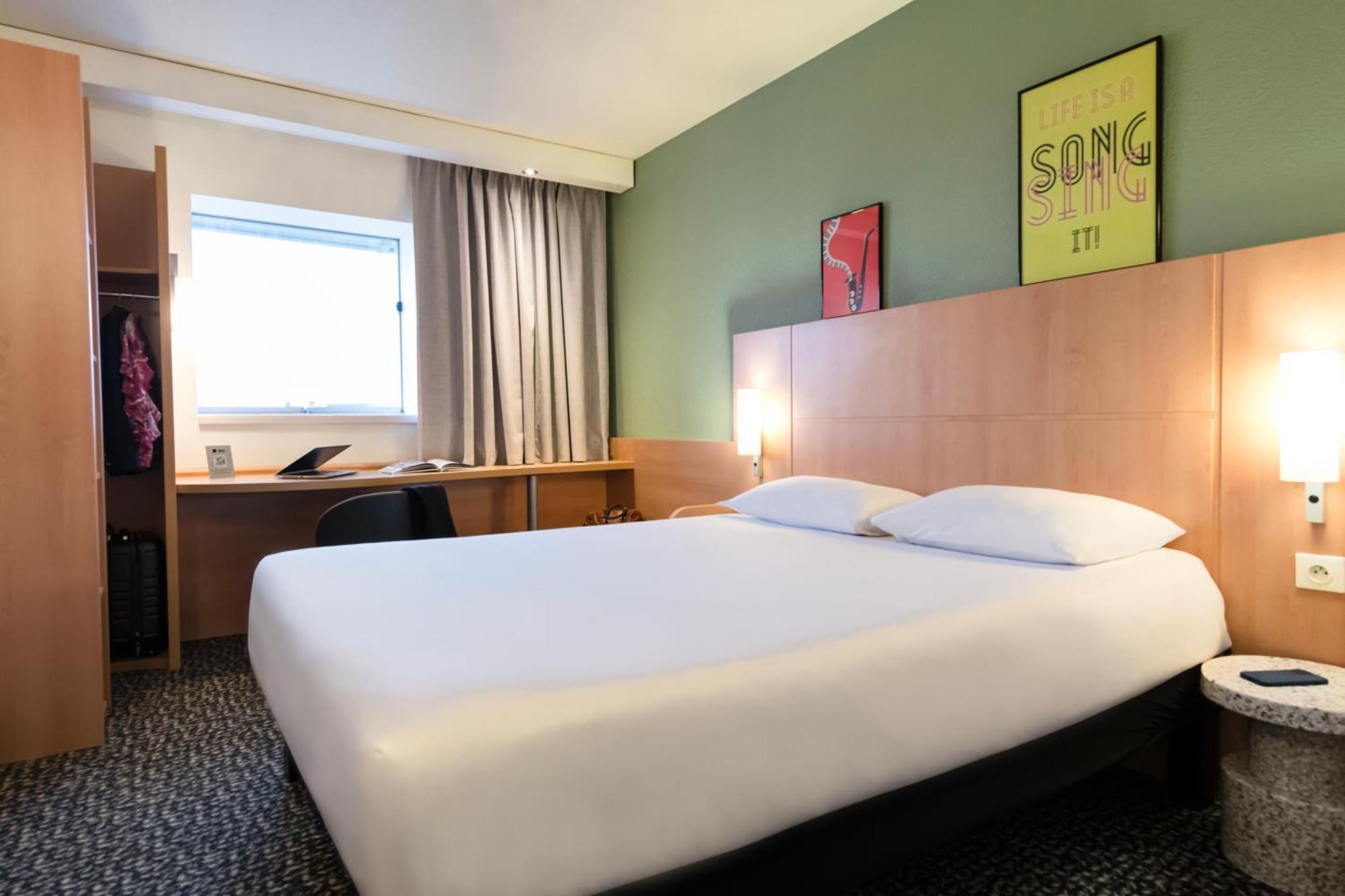 Hotel Ibis Rennes Centre Gare Sud Bagian luar foto