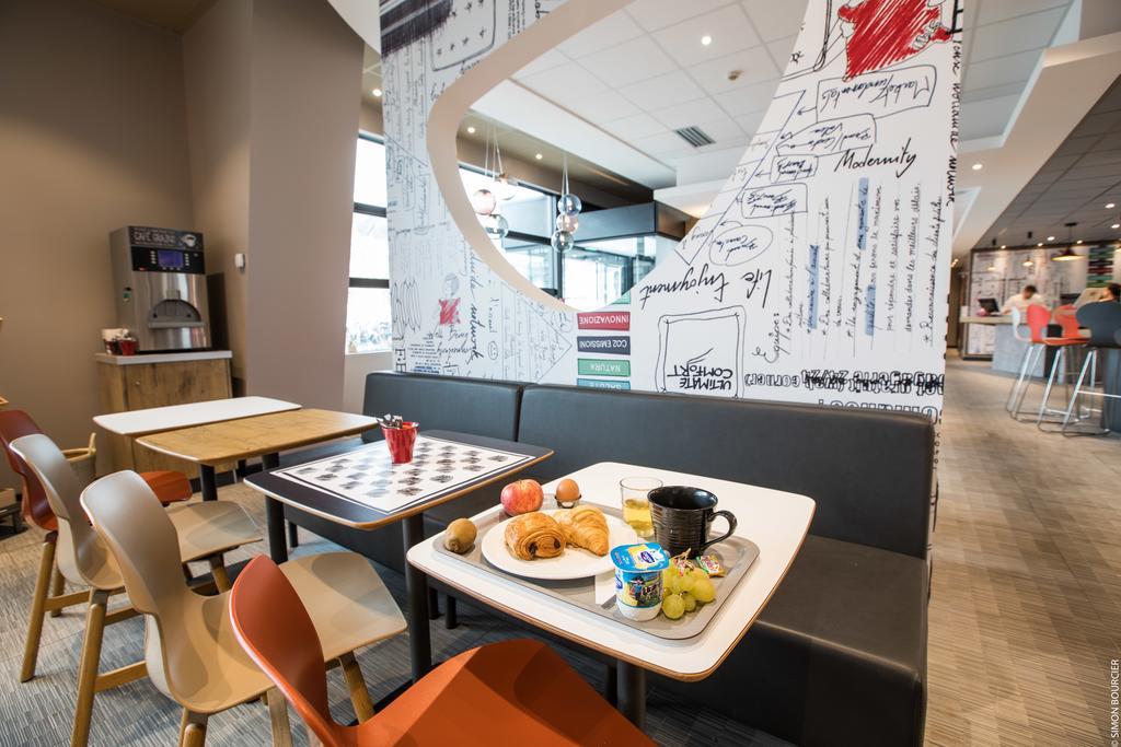 Hotel Ibis Rennes Centre Gare Sud Bagian luar foto