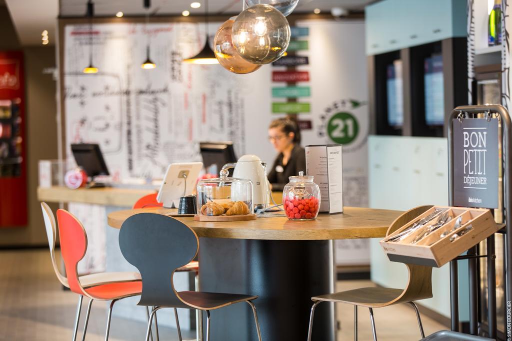 Hotel Ibis Rennes Centre Gare Sud Bagian luar foto